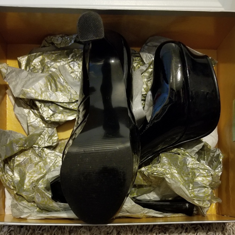 Kelsi Dagger Black Patent Leather Pumps - Picture 4 of 7